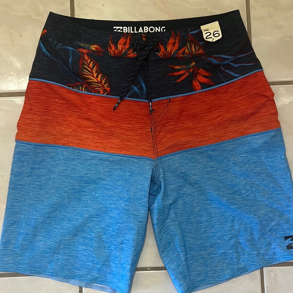 Billabong boys size 26 NWT surf shorts